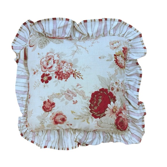 2 Waverly Garden Room Norfolk Rose Ruffle Throw Pillows Vintage - Picture 8 of 9